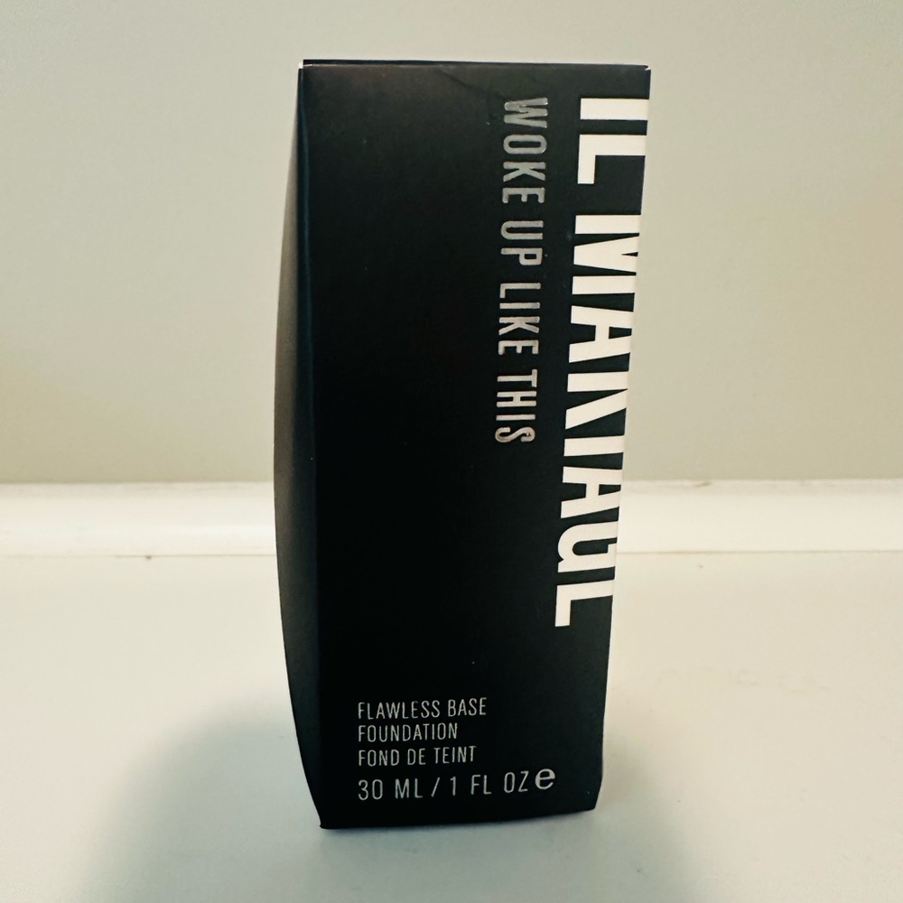 IL MAKIAGE Woke Up Like This Foundation